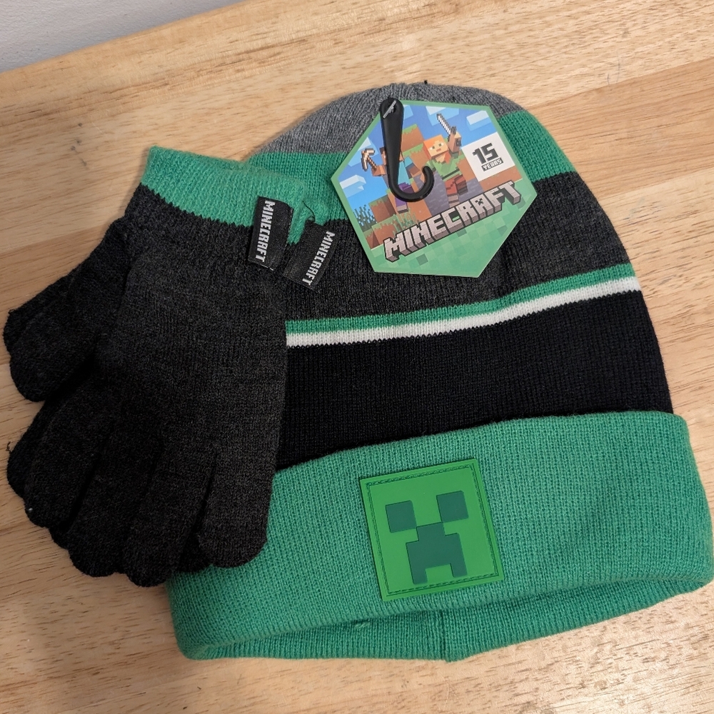 Kids Green and Black Beanie and Gloves Set Minecraft Brand New With Tag